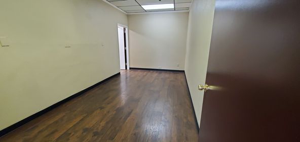 Plaza level, front of building, great exposure off lobby, private bathroom.